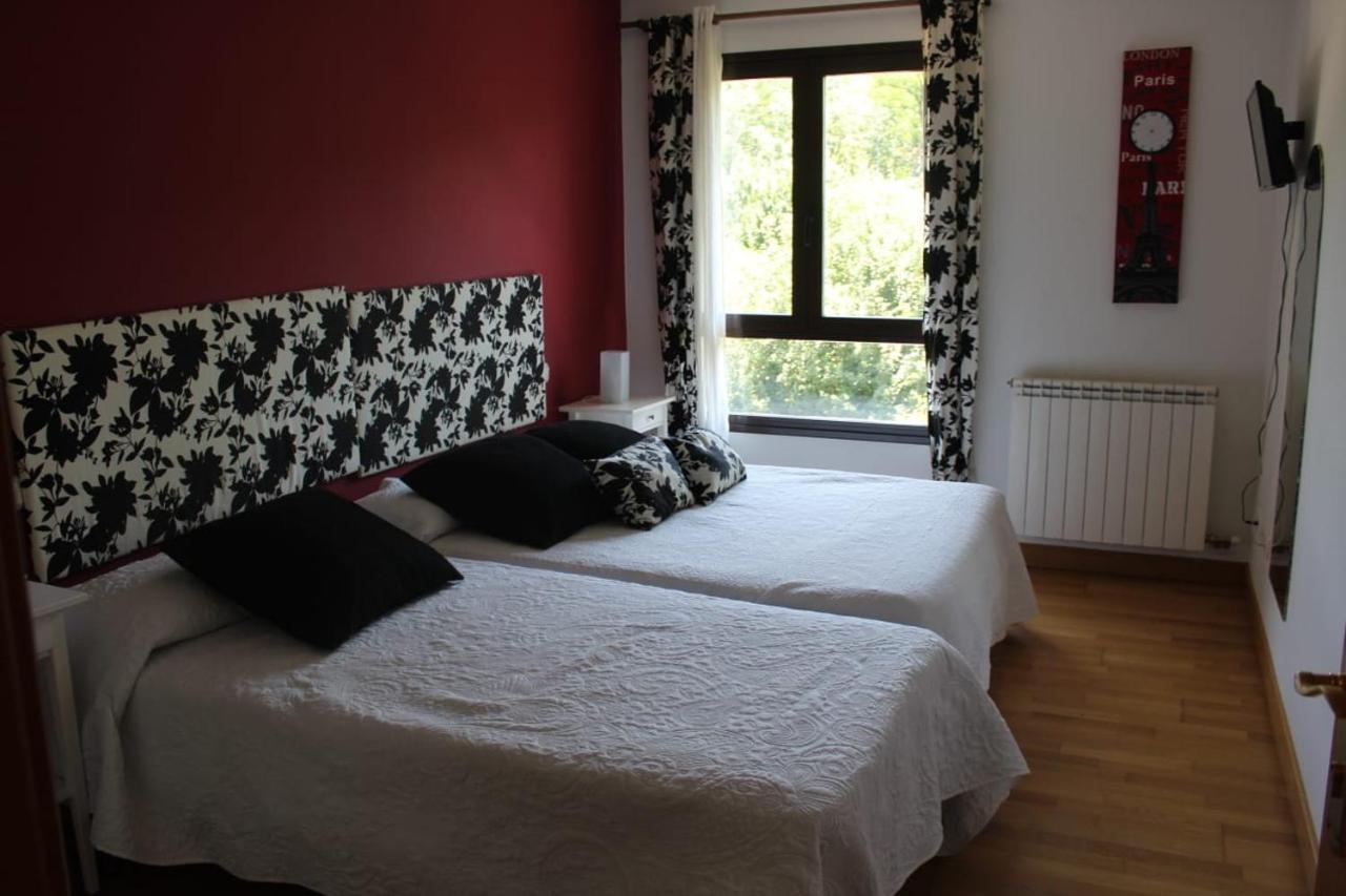 Penzion Casa Tau Larrasoana Exteriér fotografie