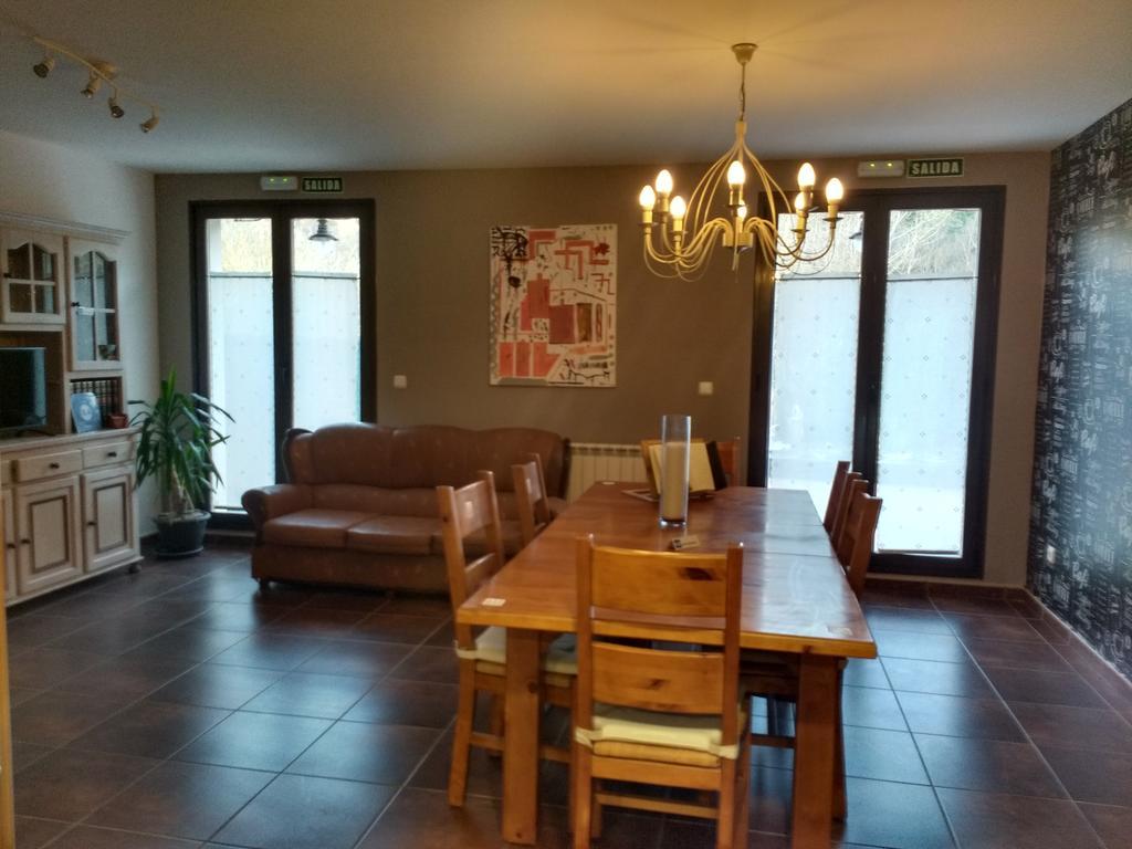 Penzion Casa Tau Larrasoana Exteriér fotografie